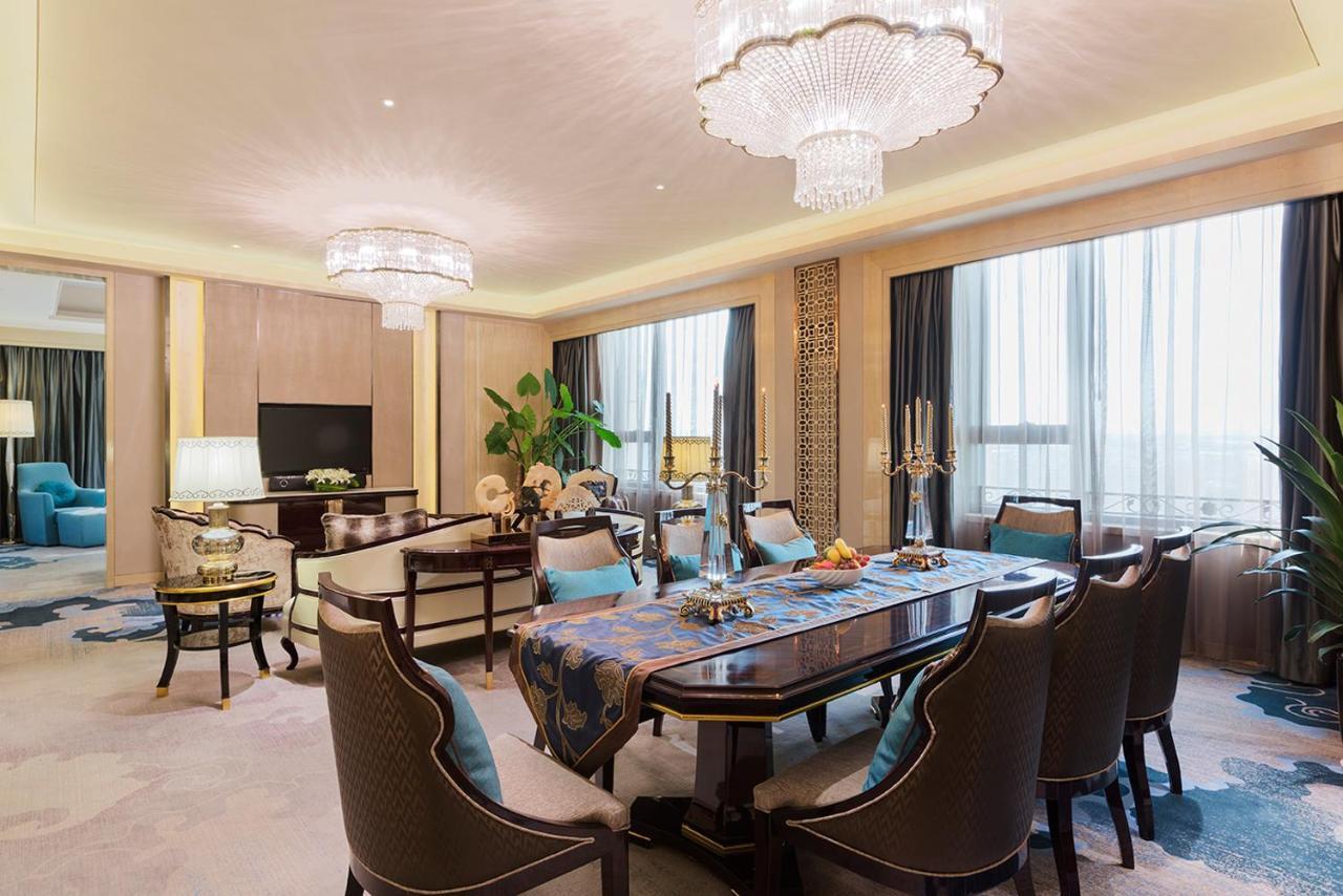 Wanda Realm Chifeng Hotel Exterior photo
